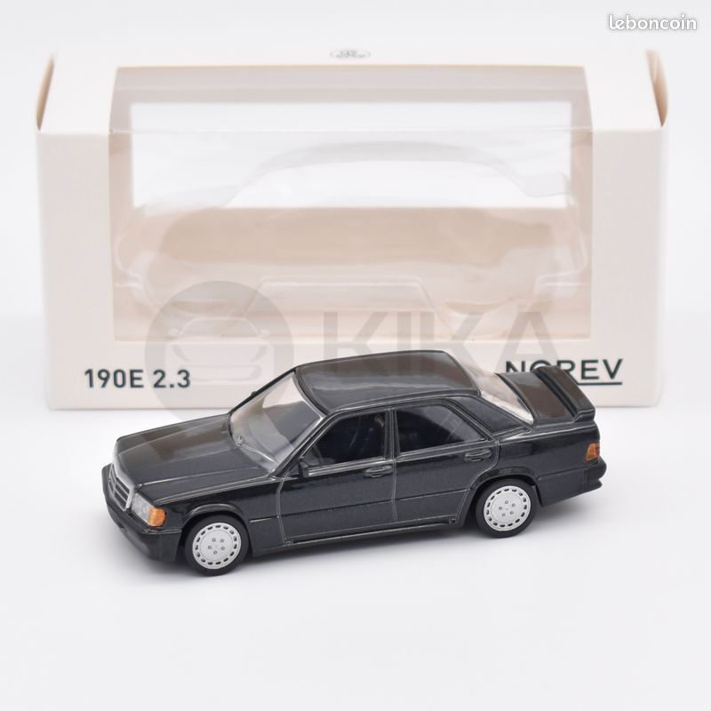 Voiture miniature 1/43 Ambulance Mercedes Jet-car Norev Vintage Portugal A-43
