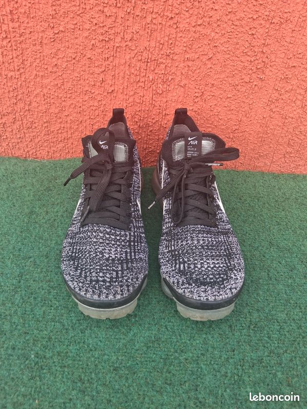 Basket nike air vapormax Flyknit 3 taille 43 noir blanc oreo (image 1)
