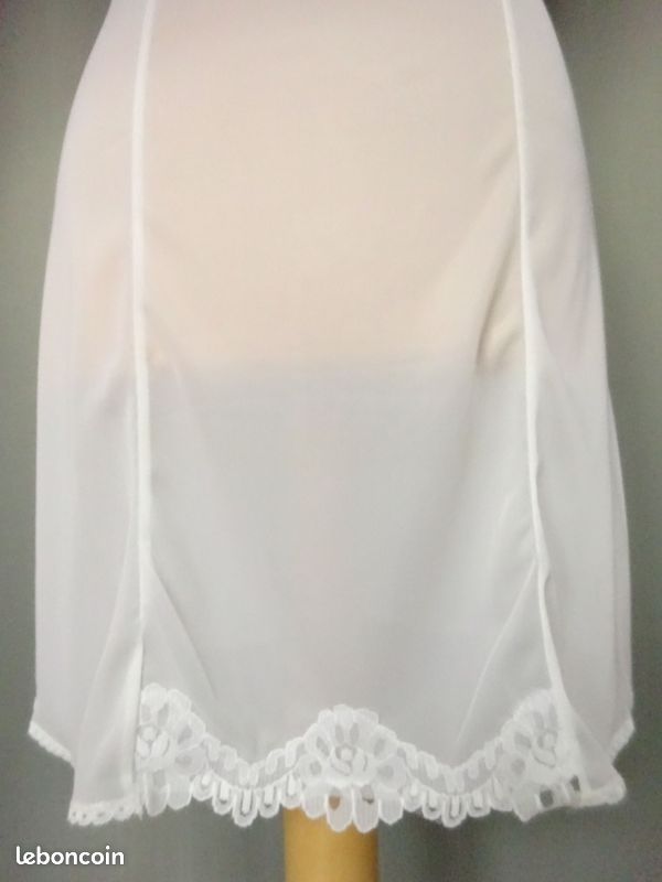 jolie combinaison&fond de robe vintage jolie dentelle T36/38 ref 36800