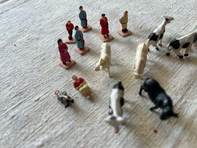 FIGURINES VACHES CHEVAUX peintes échelle HO 187 pour affichages