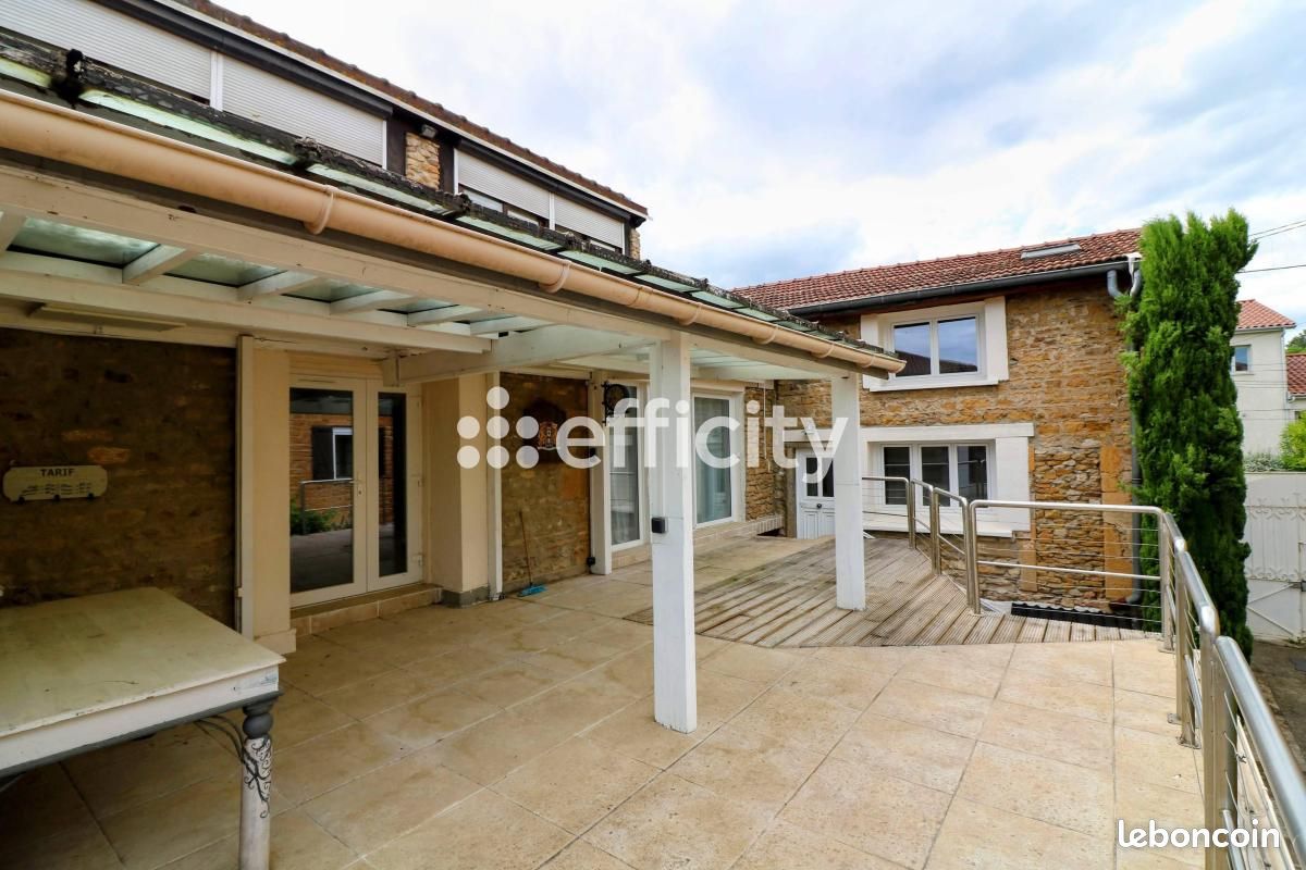 Maison 10 pièces 206 m² · à Lozanne · 206 m² · 415 000 €