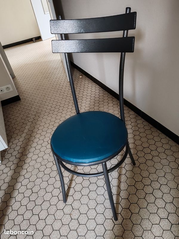 Lot de 2 chaises de cuisine vendu ensemble (image 2)