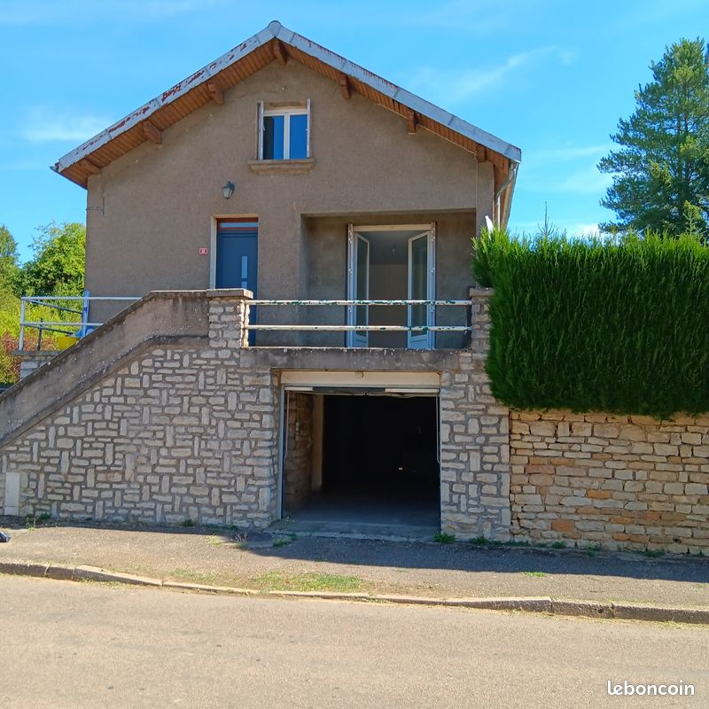 Maison 3 pièces 60 m² · à Sarrey · 60 m² · 450 €