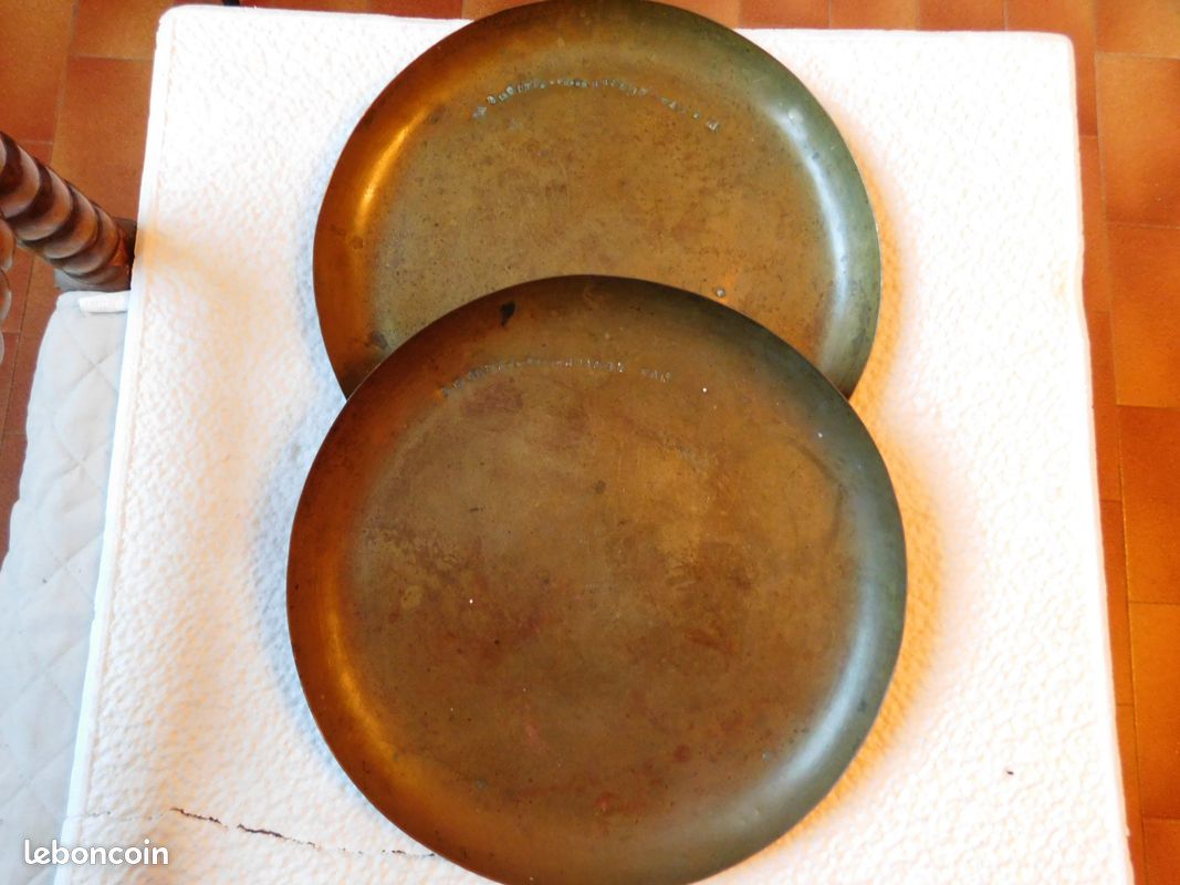Paire d ancien plateaux laiton pour balance roberval (image 1)