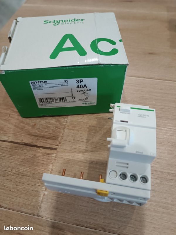 Disjoncteur Différentiel Schneider Acti9 IDT40 - 3P+N 25A 300mA Type A SI - Pour Tableau électrique, Montage Rail DIN