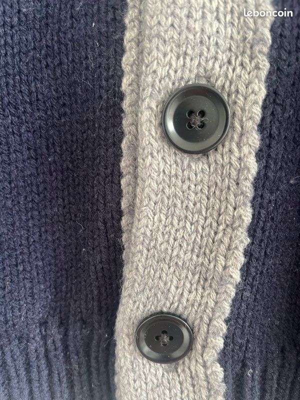 Cardigan à col en V en laine mélangée · Vert Vigoré · Tops Et Autres