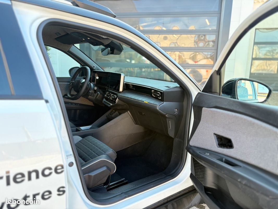 RENAULT 4 E-TECH 150cv ICONIC (image 12)