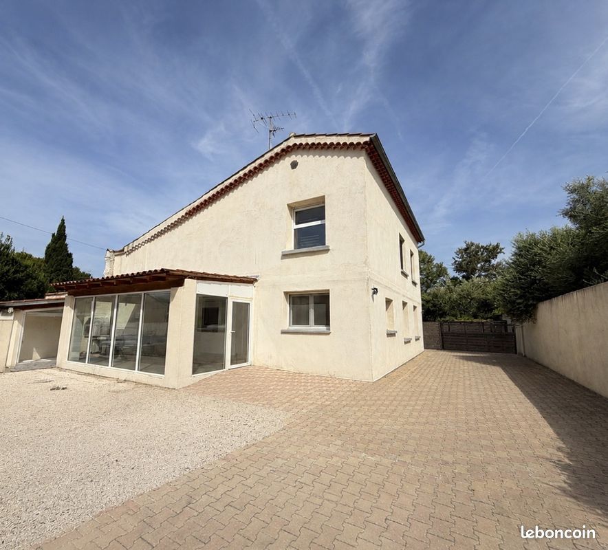 Maison 5 pièces 164 m² · à Bédarrides · 164 m² · 353 000 €
