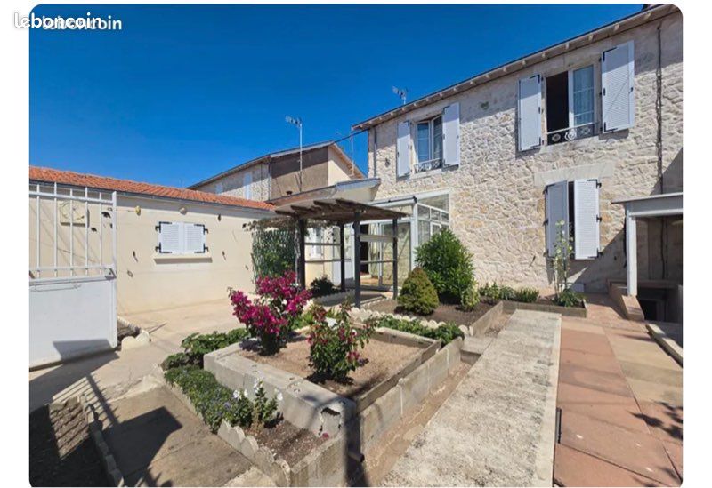 Maison 3 pièces 70 m² · à La Rochelle · 70 m² · 250 000 €