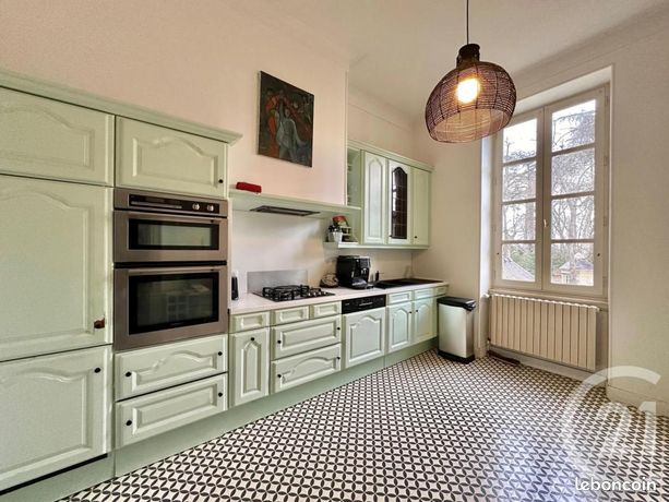 Maison de ville 7 pièces 230 m²