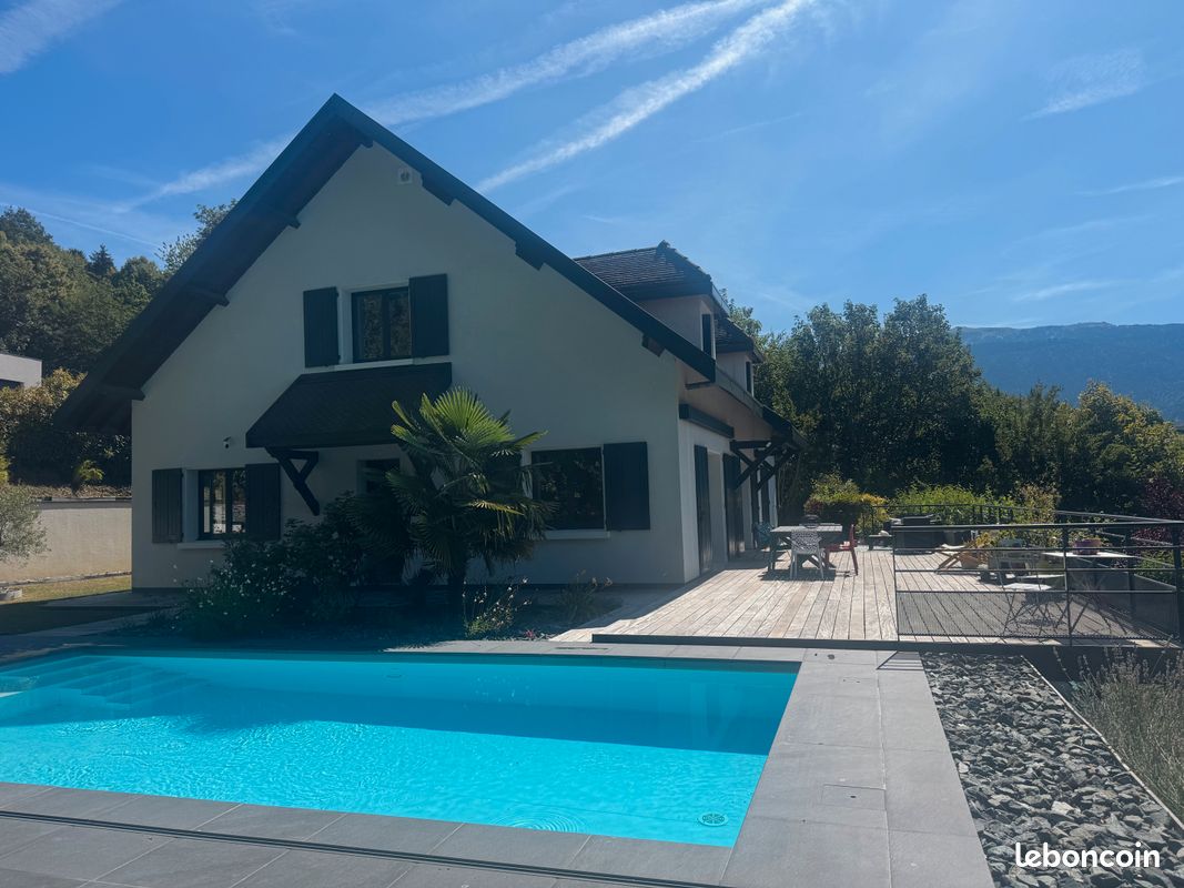 Maison 7 pièces 260 m² · à Herbeys · 260 m² · 990 000 €