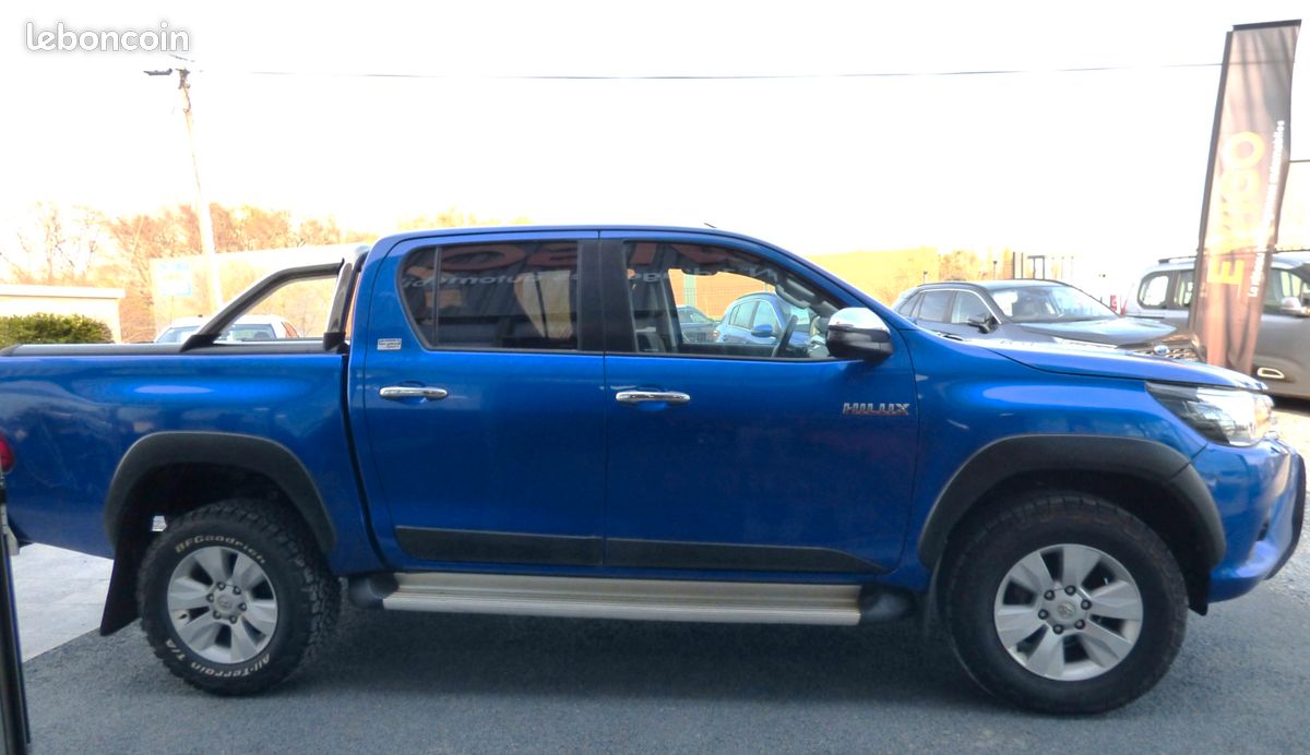 TOYOTA HILUX 4x4 DOUBLE Cabine 2.4 D4D 150 LEGENDE (image 6)