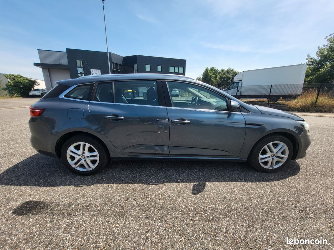 Renault Megane IV Estate 1.5 DCI 110 Business (image 6)