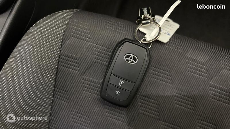 Toyota Yaris 116h Design 5p MY22 (image 16)