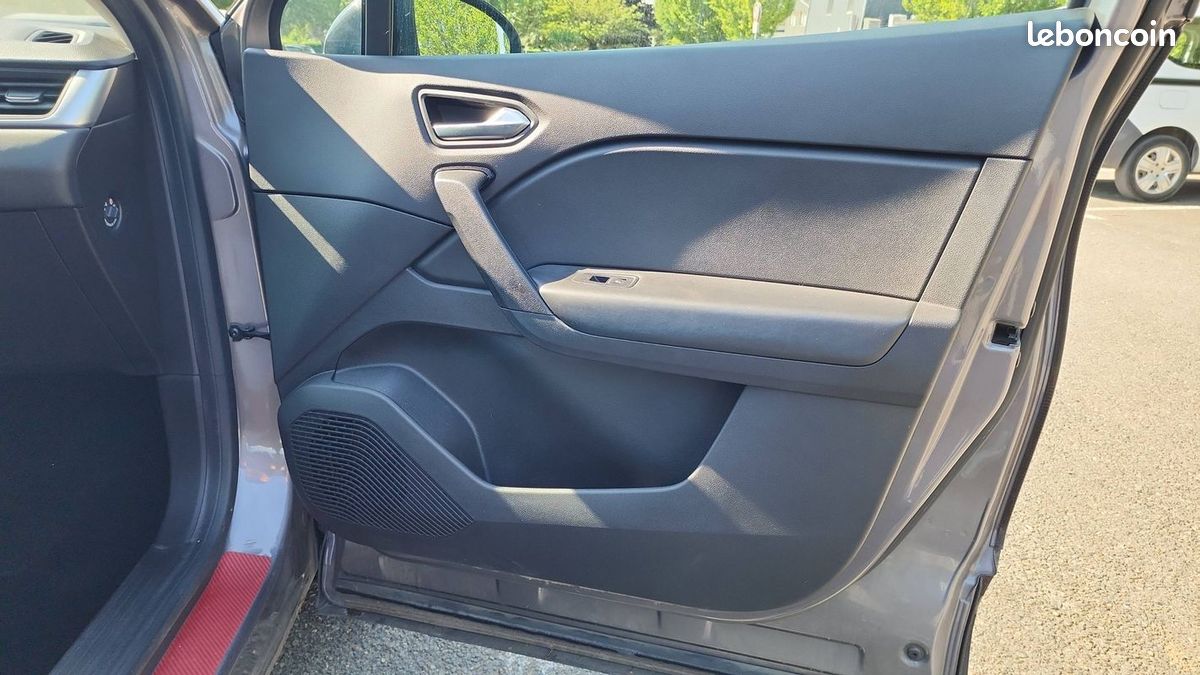 Renault Captur 1.5 Blue dCi 115 EDC7 Business (image 22)
