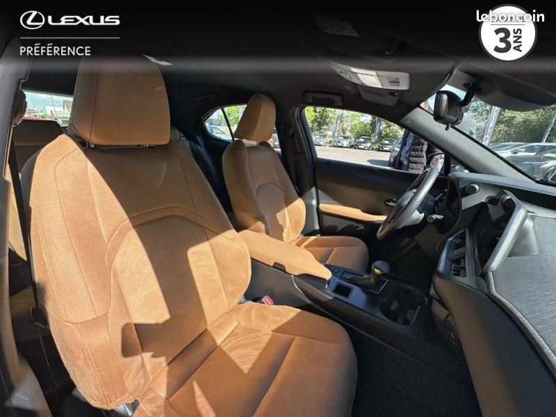 Lexus UX 250h 2WD (image 13)