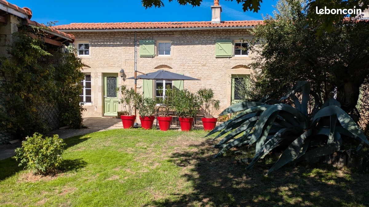 Maison 5 pièces 170 m² · à La Crèche · 169,5 m² · 299 500 €