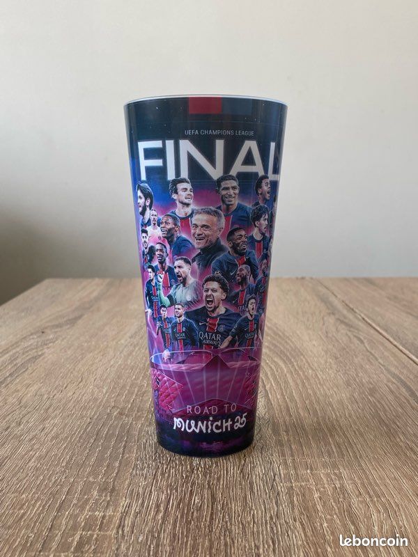 Gobelet(s) souvenir de la finale de Ligue des Champions du Par
