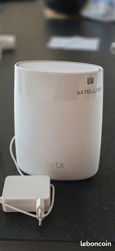 Orbi satellite RBS50 V1 (image 1)
