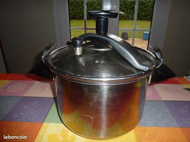 Cocotte minute seb 8 l d'occasion - Arts de la table