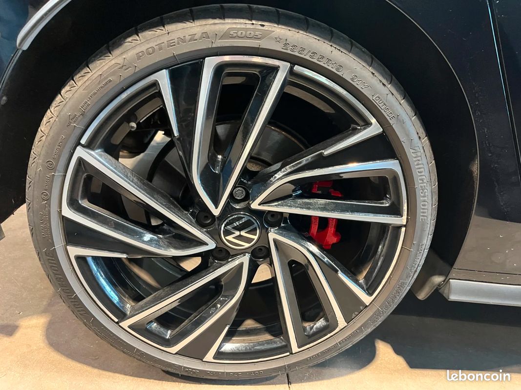 VOLKSWAGEN GOLF 8 GTI 2.0 TSI 245 CH - Pack CUIR / TOIT PANO / SUIVI VW (image 38)