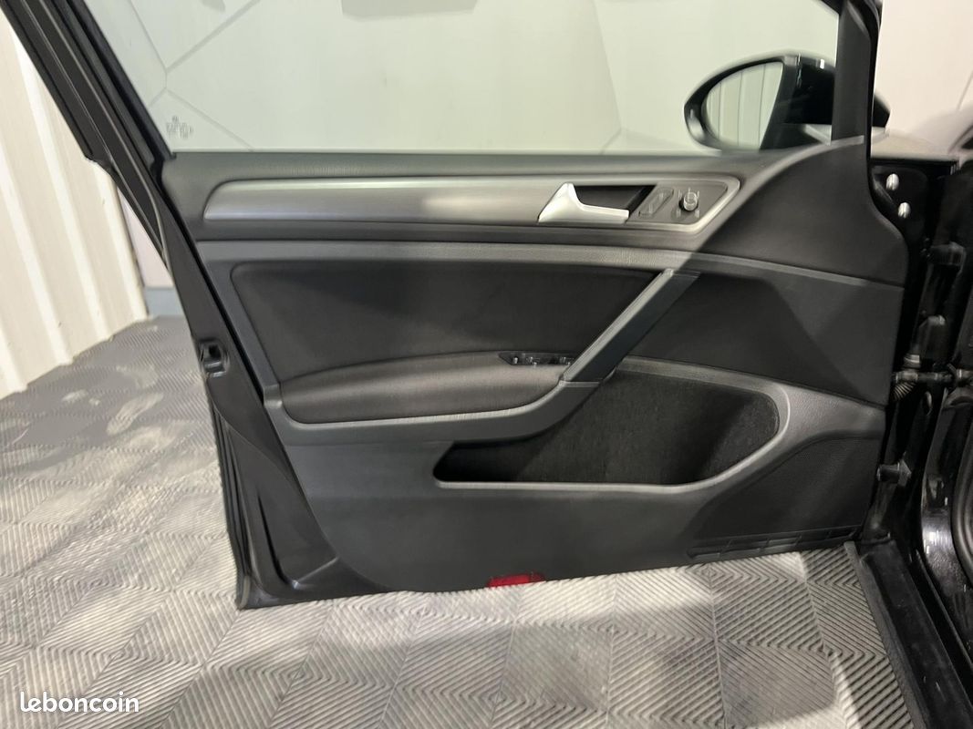 VOLKSWAGEN GOLF 1.6 TDI 115 FAP DSG7 Confortline (image 23)