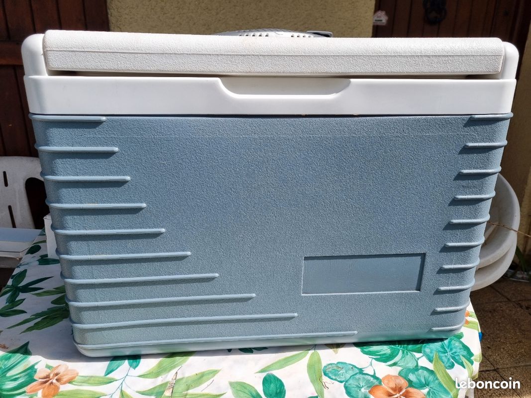 GLACIÈRE Fonctionne en 12V et 220V2 (image 1)