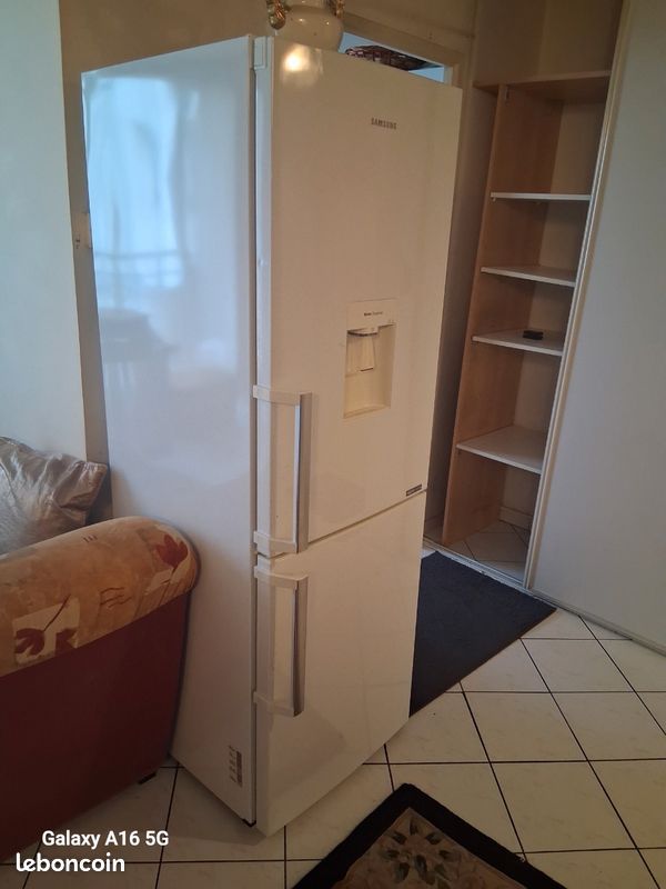 Vends réfrigérateur congélateur (image 2)