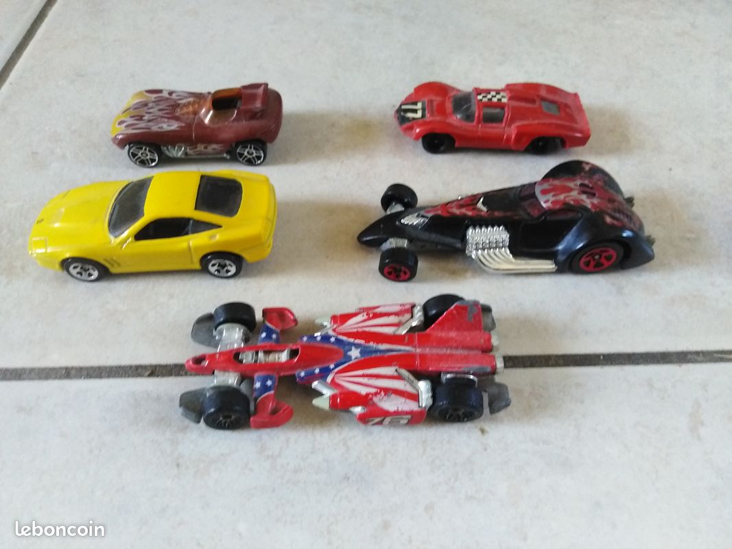 Lot de petite voiture (image 4)