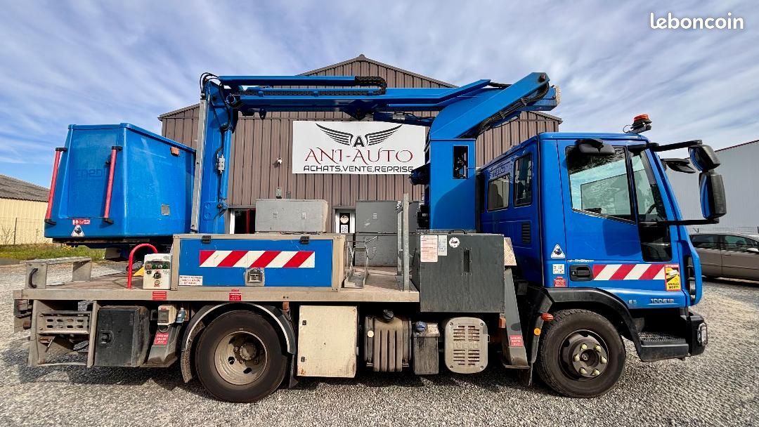 Iveco ml100e18k porteur eurocargo 100e18 nacelle 14 metres 4x2 2010 (image 1)