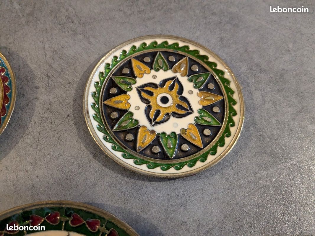 8 coupelles laiton et émaux cloisonnés (image 7)