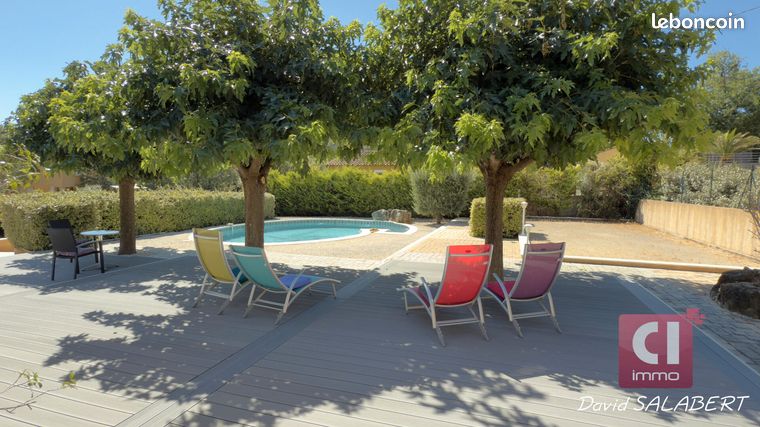 Propriété 7 pièces 204 m²