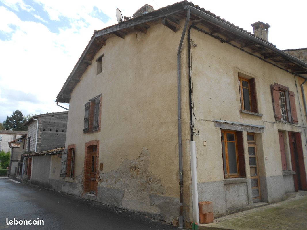 Maison 5 pièces 105 m² · à Augerolles · 105 m² · 15 000 €