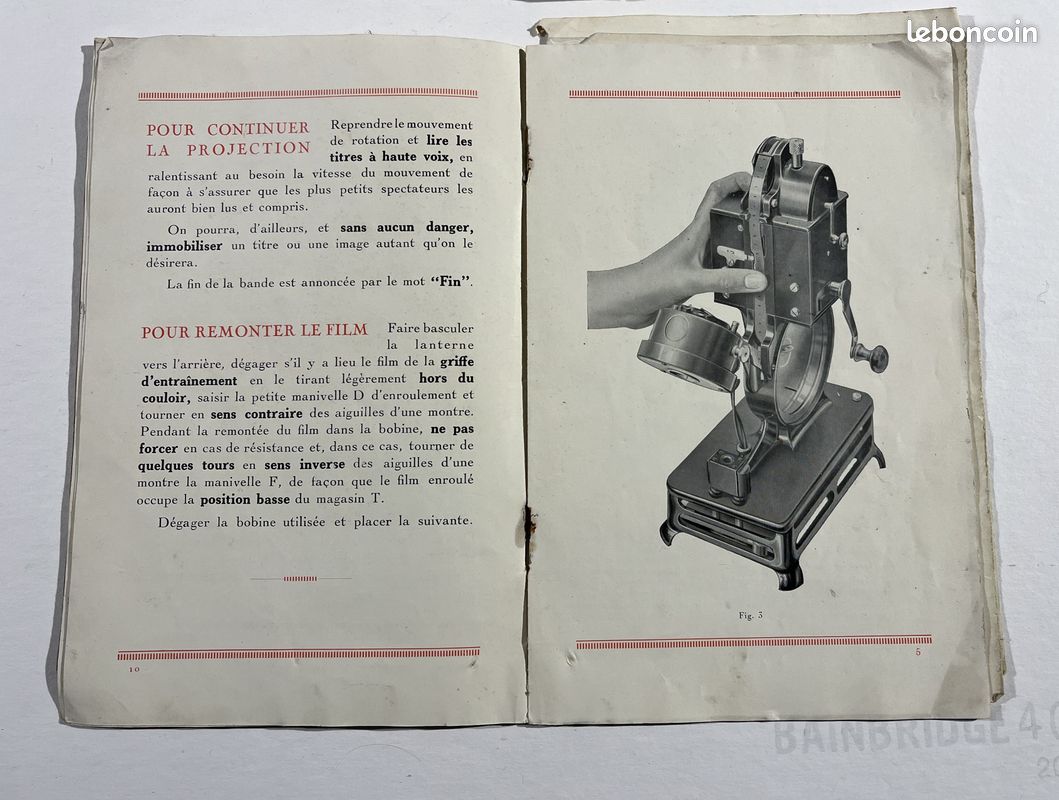 Coffret à pharmacie portatif gainé de cuir noir, vers 1760-1