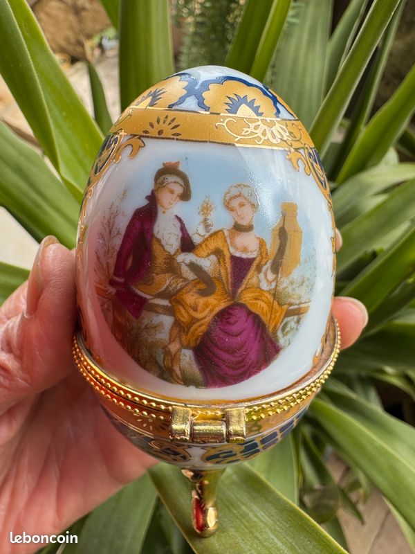 Boîte décorative en porcelaine et laiton – Esprit Fabergé (image 4)