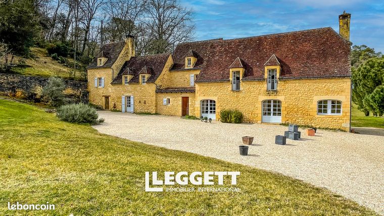 Maison 9 pièces 340 m²