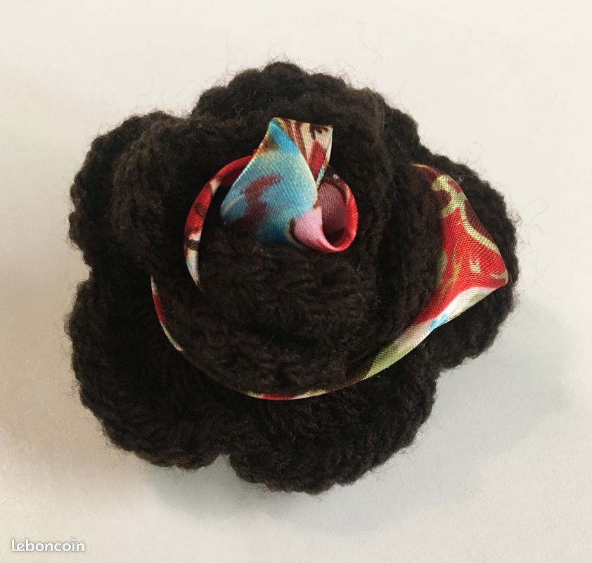 Broche, barrette, accessoire de mode - Fleur marron en laine et satin de soie - diamètre 7 cm (image 2)