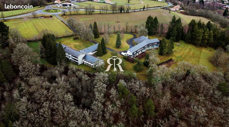 Propriété 70 pièces 2600 m²