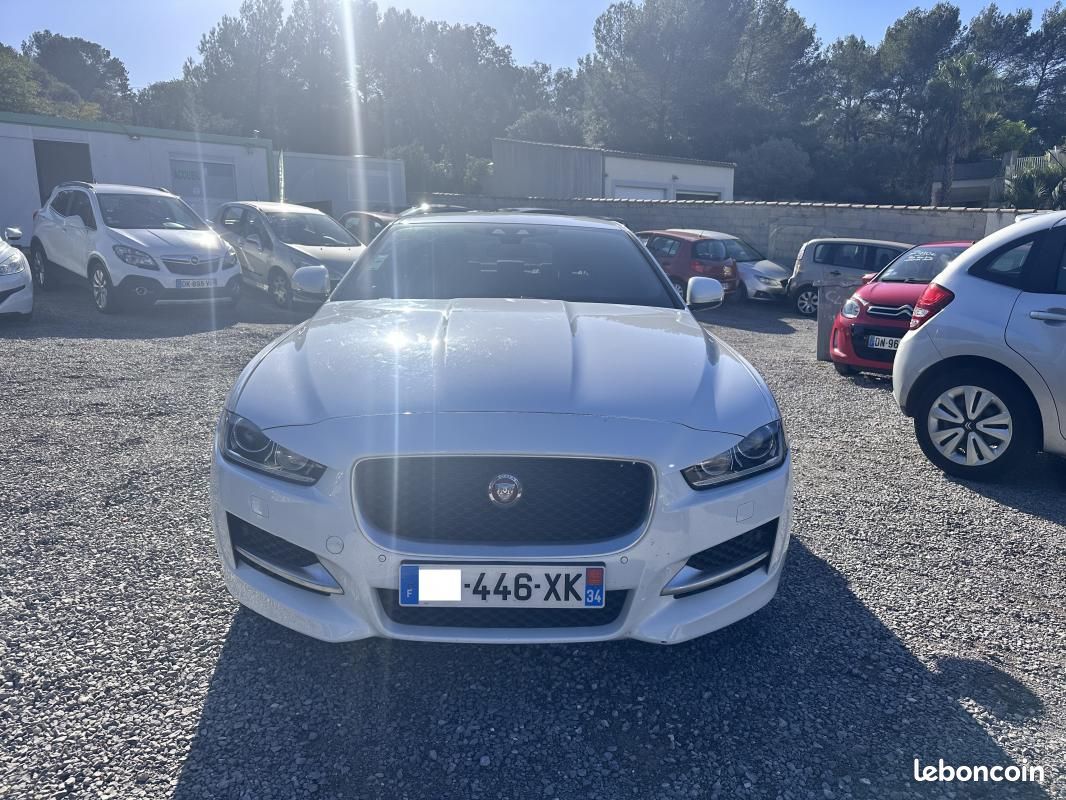 Jaguar XE 2.0 D - 180 ch BVA AWD R-Sport (image 2)