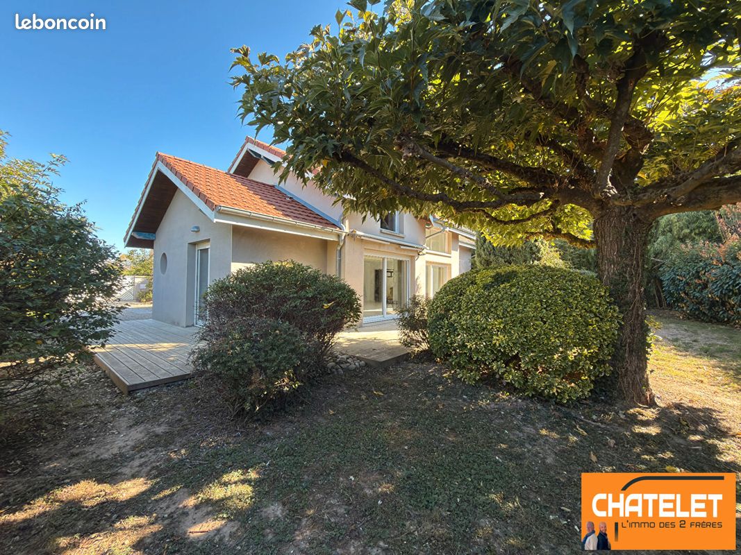Maison 5 pièces 121 m² · à Saint-Denis-lès-Bourg · 121 m² · 369 000 €