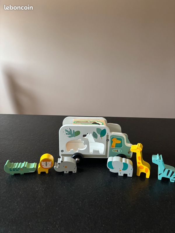 Camion d'encastrement en bois Vert Baudet (image 1)