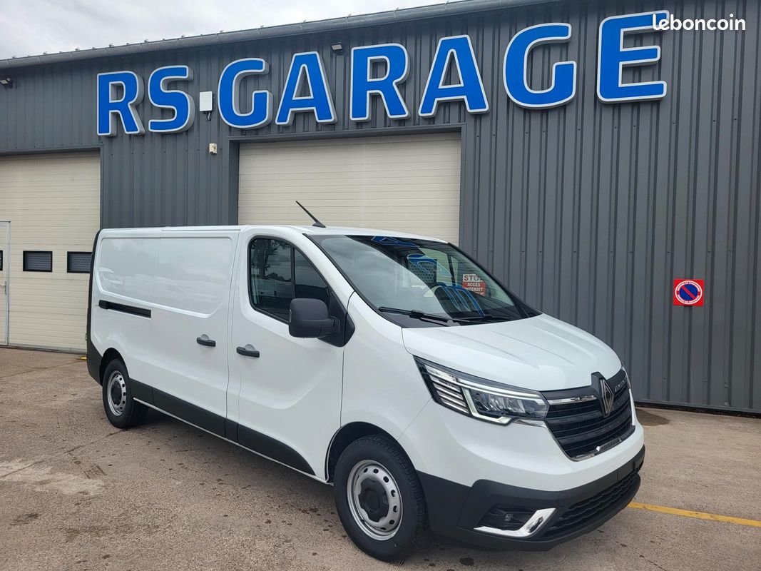 RENAULT TRAFIC VAN ( FOURGON ) L2H1 ADVANCE 3T 2.0Blue DCI 150 BVM6 03 PLACES NEUF avec CAMÉRA DE RECUL + CLIM AUTO + NAVIGATION + CARTE ACCES MAINS LIBRES + ANTIBROUILLARDS ( Prix de Vente 27 990 HT) (image 1)