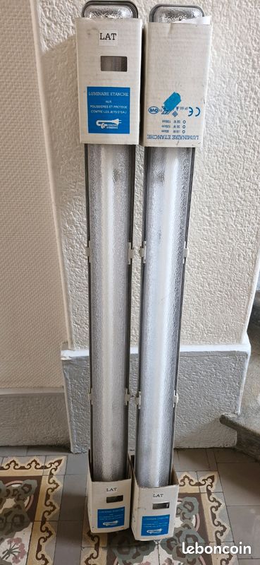 Luminaire tubes fluo (image 1)