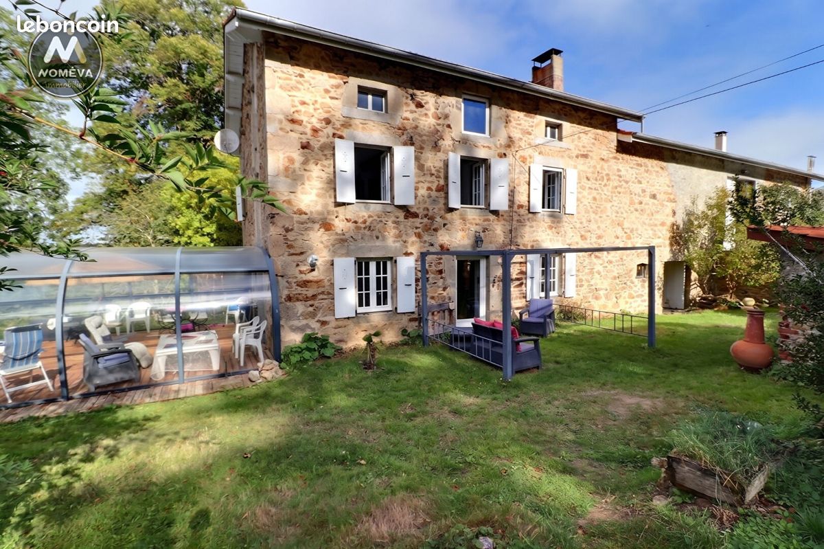Maison 6 pièces 135 m² · à Saint-Julien-Molhesabate · 135 m² · 279 000 €