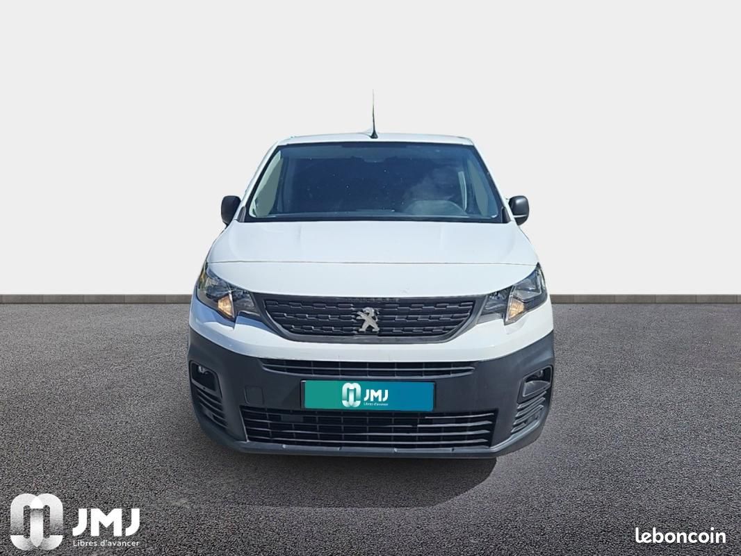 Peugeot Partner FOURGON STANDARD 650 KG PURETECH 110 S&S BVM6 PREMIUM (image 6)