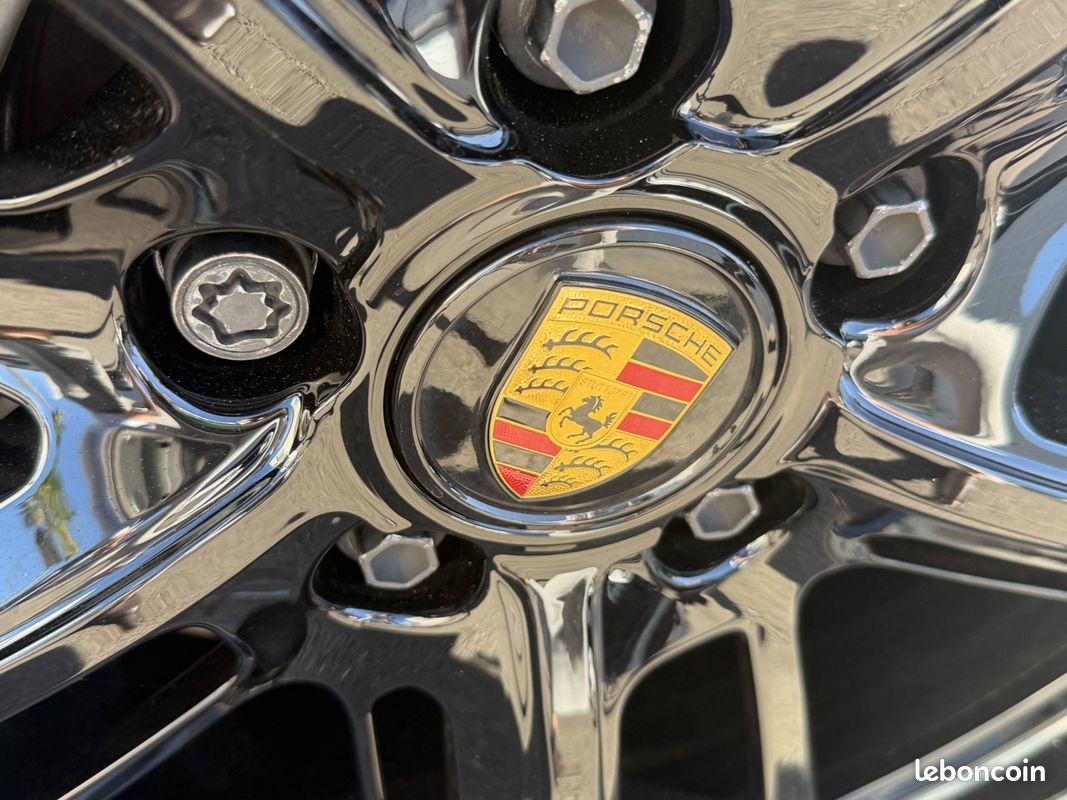 PORSCHE Taycan Cross Turismo 4 476 ch (image 21)