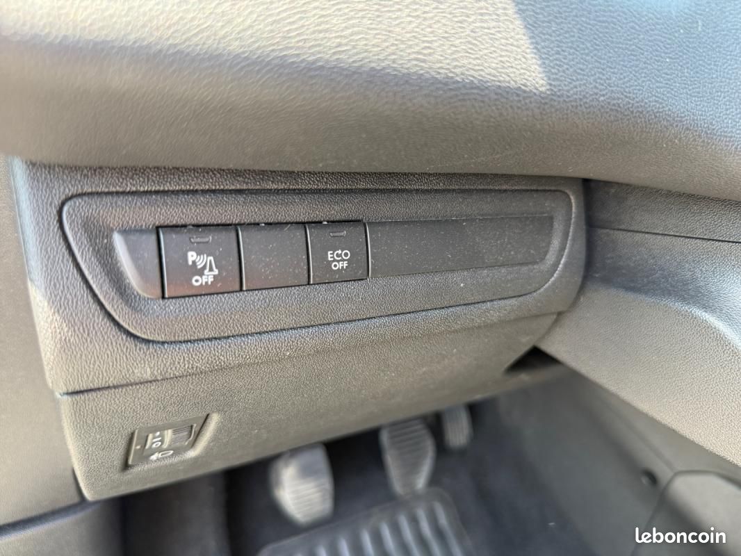 Peugeot 208 1.2 80 ch Active Business Start & Stop /Courroie neuve/CarPlay/Clim/Radar recul/Régul... (image 19)