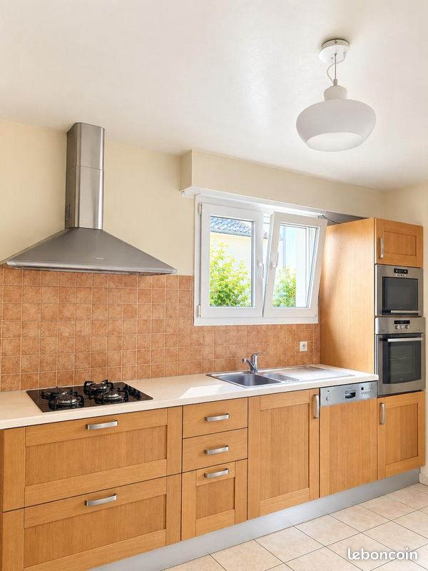 Maison 178 m² · à Val d'Erdre-Auxence · 178 m² · 900 €/mois