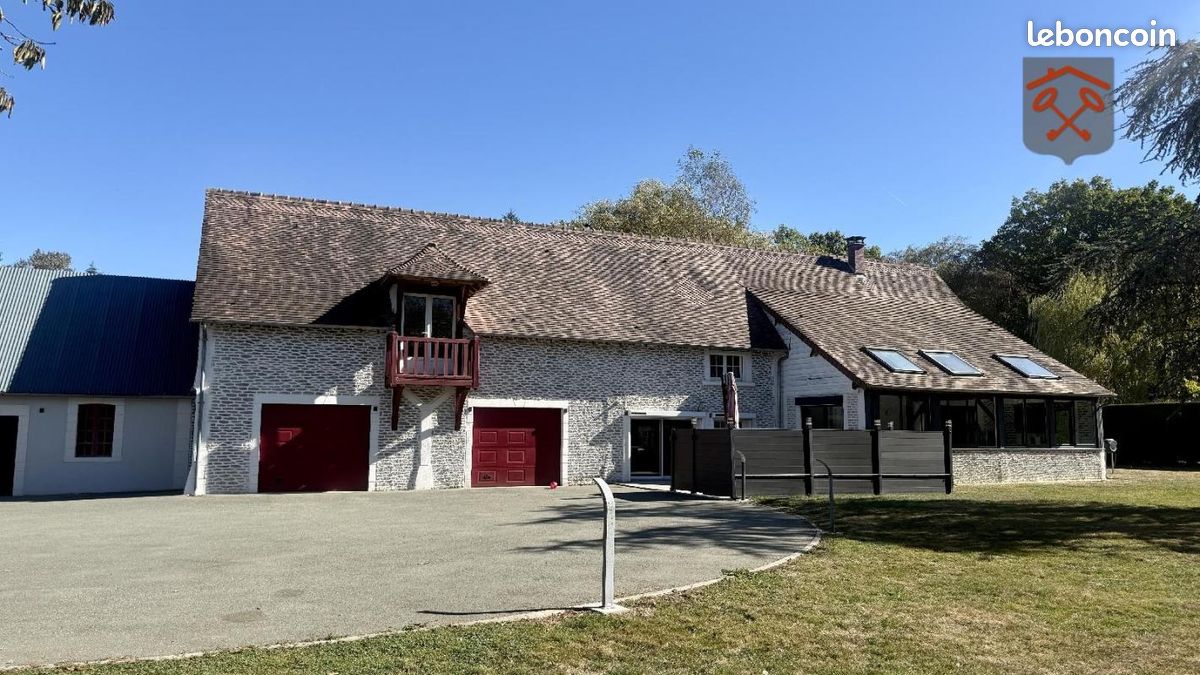 Maison 6 pièces 230 m² · à Rugles · 230 m² · 264 000 €