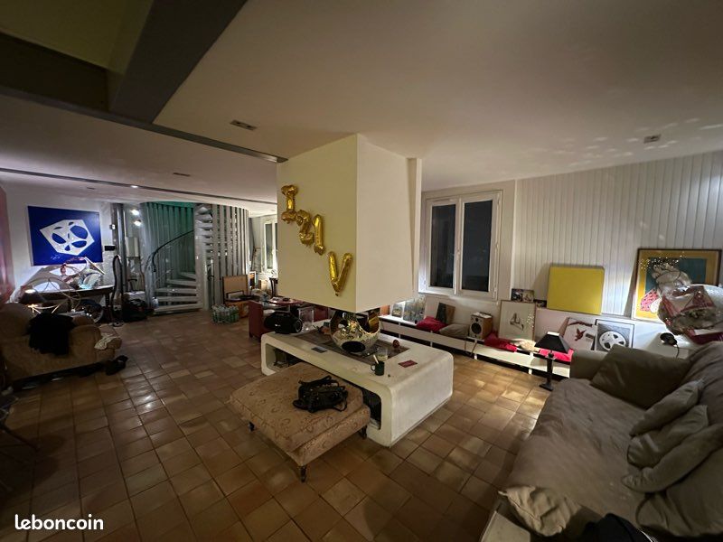 Appartement 1 pièce 140 m² · à Paris · 140 m² · 900 €/mois